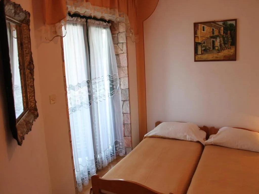 Apartment In Kali With Sea View, Balcony, Air Conditioning, Wi-Fi